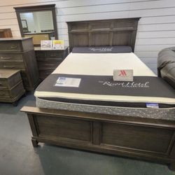 Winter clearance sale. Lin deck gray solid wood bedroom set now $899. Easy finance option. Same day delivery.