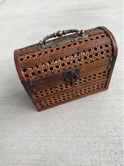 Vintage Woven Rattan Treasure Chest Jewelry Box Wooden Storage Trunk
