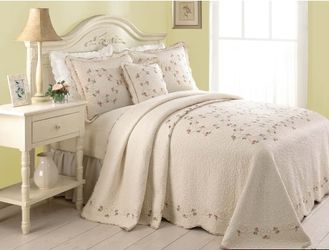 HERMOSO COBERTOR QUEEN SIZE/BEAUTIFUL QUILTED   BEDSPREAD