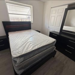 Bedroom Set 50 % Off - Juego De Cuarto 50 % De De Descuento 