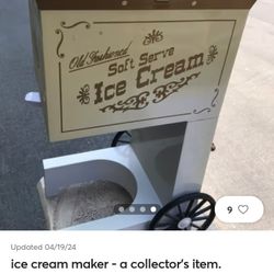 Collector Old Fashioned Ice cream Maker