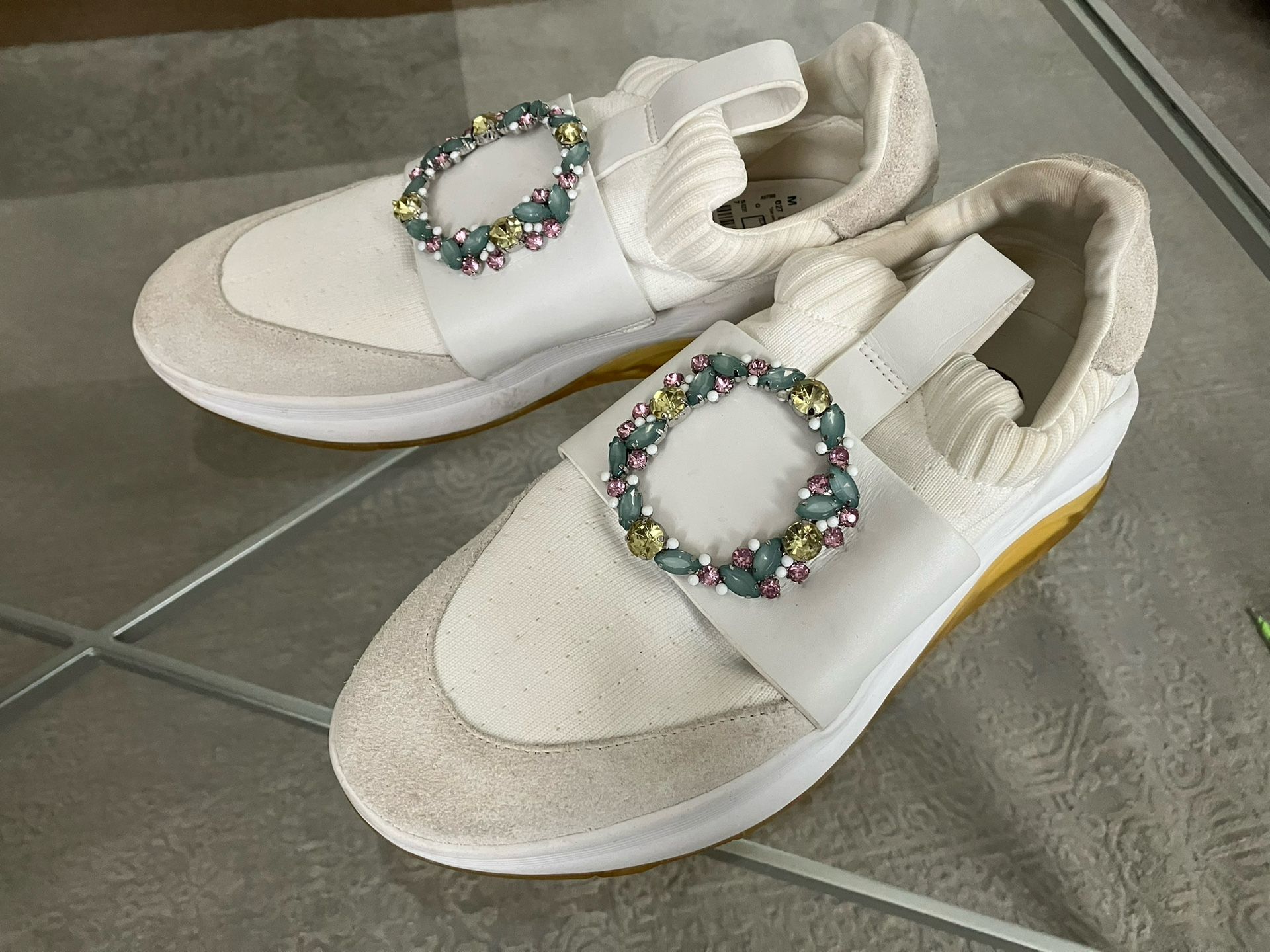 Karllagerfeld PARIS Studded SIZE 7 Sneakers Used