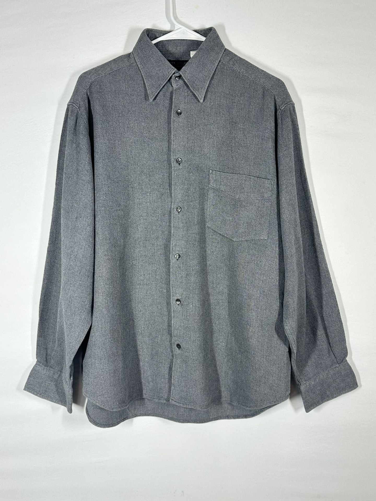 #2679 New England Clothing Company 100% Coton Long Sleeve Button Down Shirt