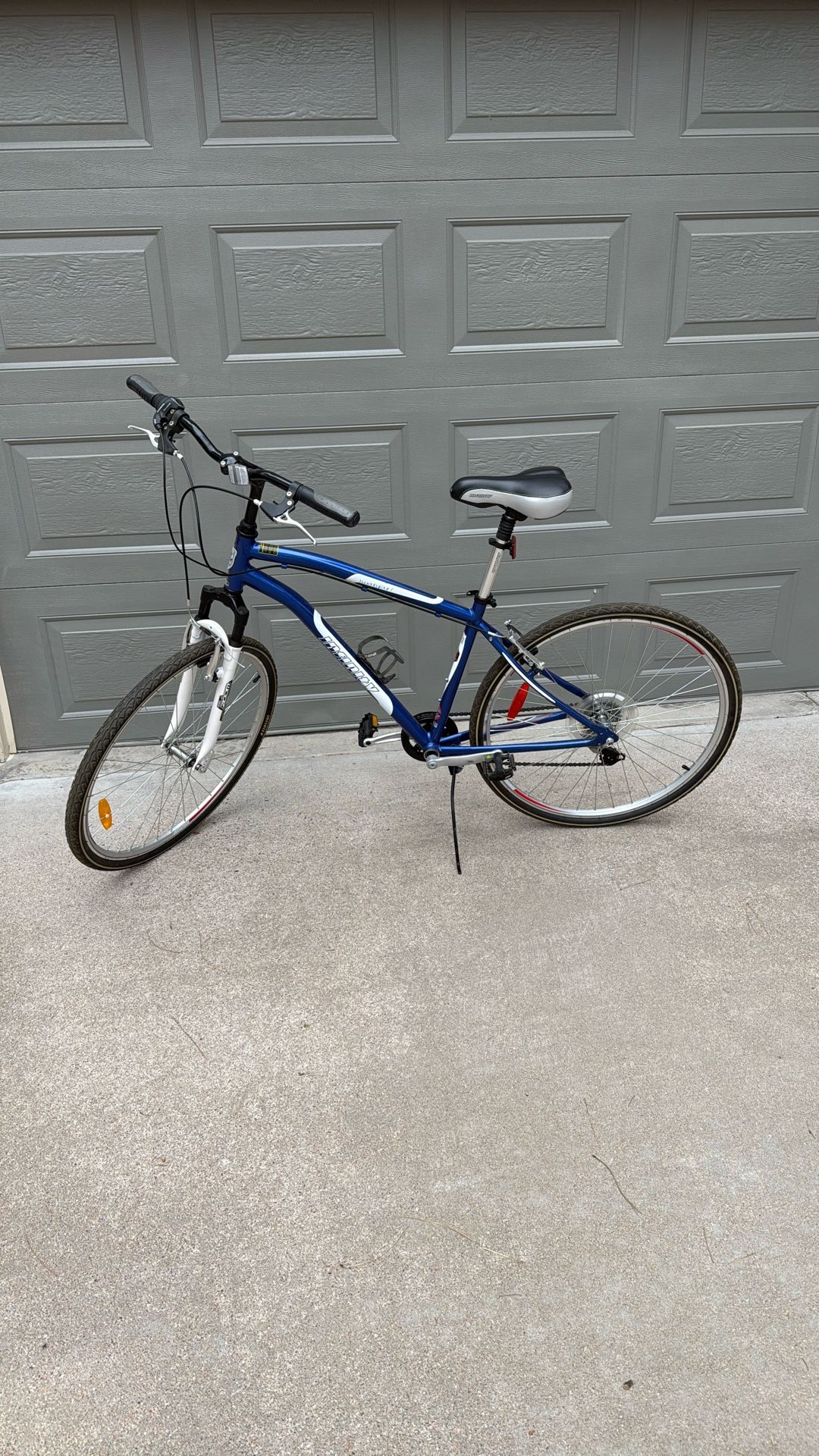 Blue Shimano 7-Speed Bike