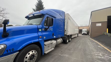 Semi Truck. Freightliner Cascadia. DryVan Trailer. Best Pay 💰 