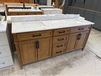 Bathroom vanity brown 72”in