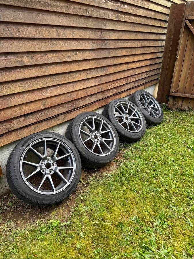 18” Tesla Model 3 Wheels With Aero Wheel Covers