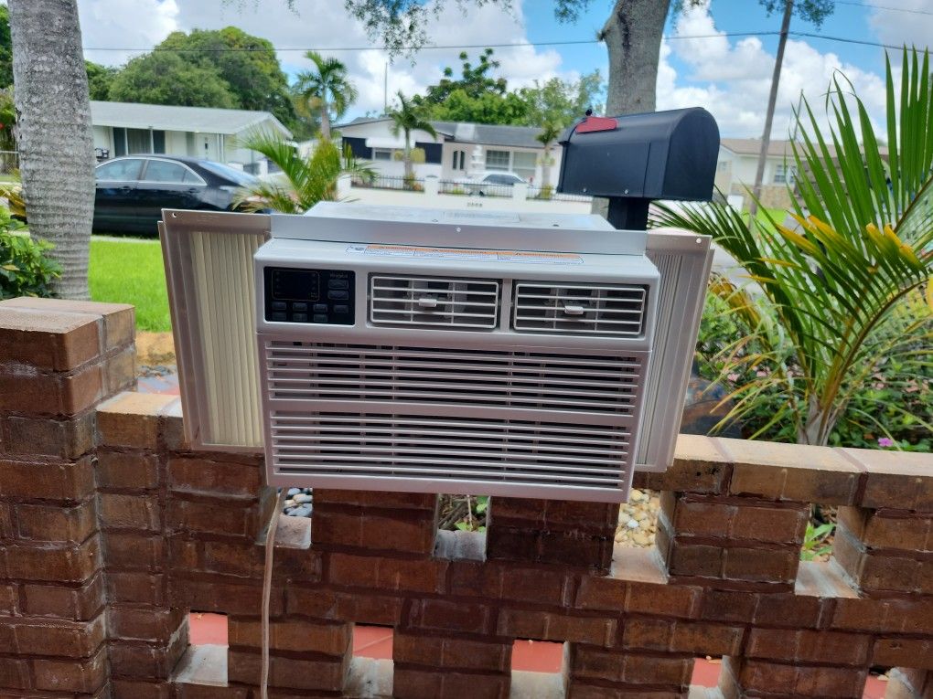 Whirlpool Window AC Unit
