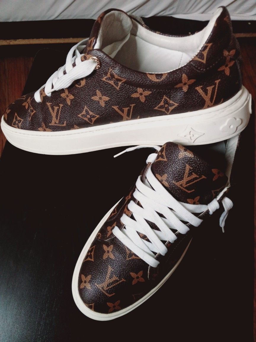 Louis Vuitton Monogram Sneakers for Sale in Cleveland, OH - OfferUp