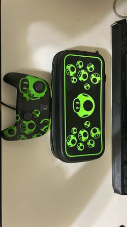 Nintendo Switch Case With Nintendo Controller 