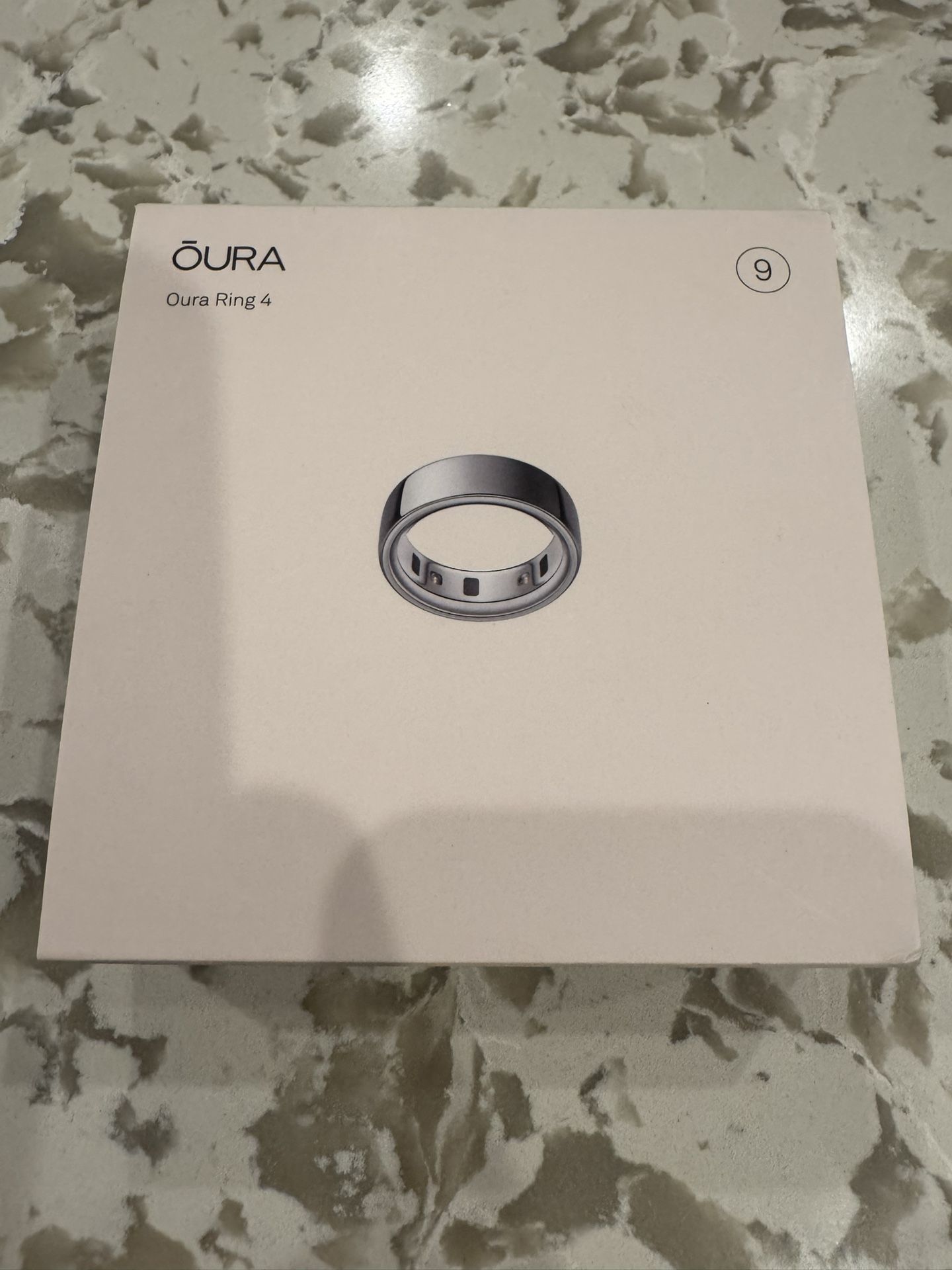 Oura Ring 4 - Silver / Size 9