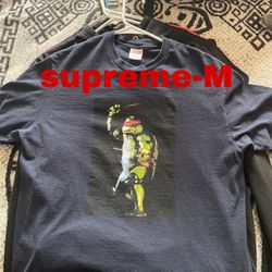 supreme size M