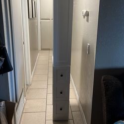 Tall narrow shelf unit