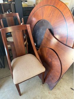 Round table with lazy Susan