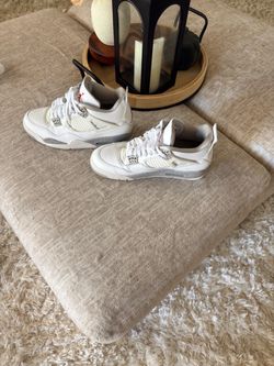 Air Jordan 4 White Oreo Sneakers