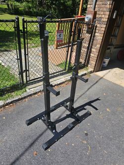 Adjustable squat stands