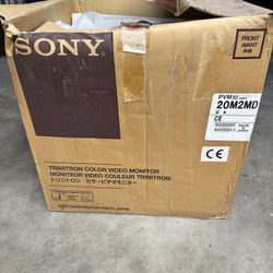 Brand New In Box Sony Trinitron Monitor PVM-20M2MDU