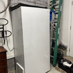 Frigidaire 20.0-cu ft Garage Ready Freezer