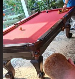 POOL TABLE