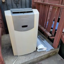 Toyotomi 12,000 BTU 3 In 1 Portable Air Conditionerr, Dehumidifier And Fann With Remote