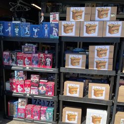 Huge Giant Bobbleheads and Autographs plus Sports Cards Sale Bobbleheads from Dodgers to Reds Autographs Baseballs, Bobbleheads and other items and ca