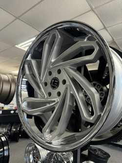 24 INCH LUXX WITH BRAND NEW TIRES