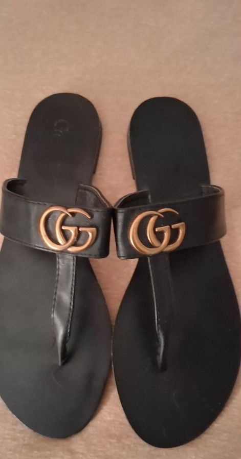 Size 8 Gucci Woman's Black Sandals