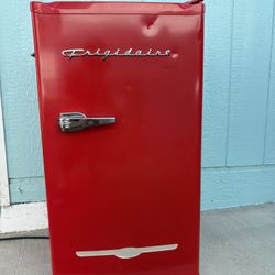 Frigidaire retro mini fridge