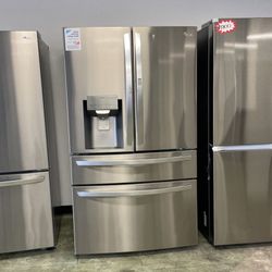 LG platinum four-door French door refrigerator 70D