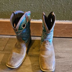 Handsome tan/torquise boots for men or women