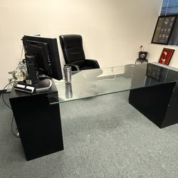 L Shaped Desk, Glass Top, with 5 Drawers