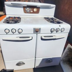 1950s Magic Chef Gas Stove