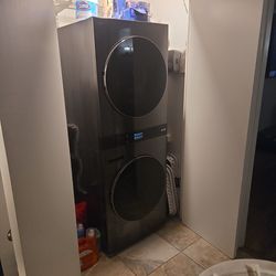 LG WashTower Gas Washer Dryer WKGX301HBA – Warranty – Black Steel