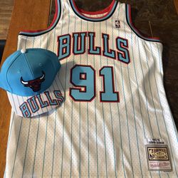 Chicago Bulls Jersey and Cap