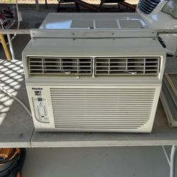 AC Window 12000 BTU Danby