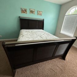 Like new - Modern Dark Wood Sleigh Bed Frame – Queen Size