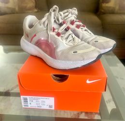 Womens Nike shoes