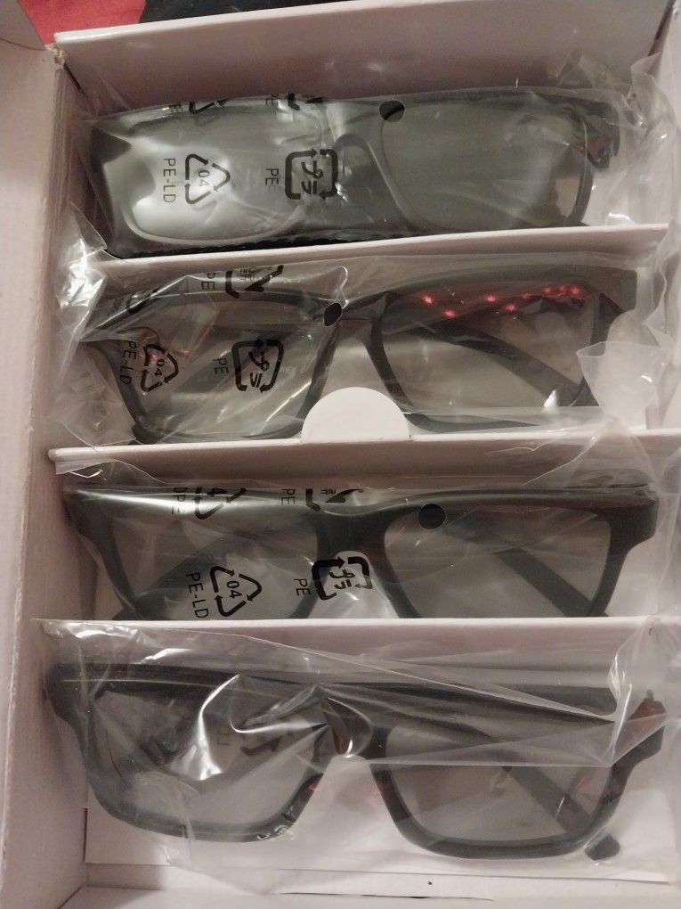Vizio Theater 3d Glasses 4 Pairs 15 Dollars