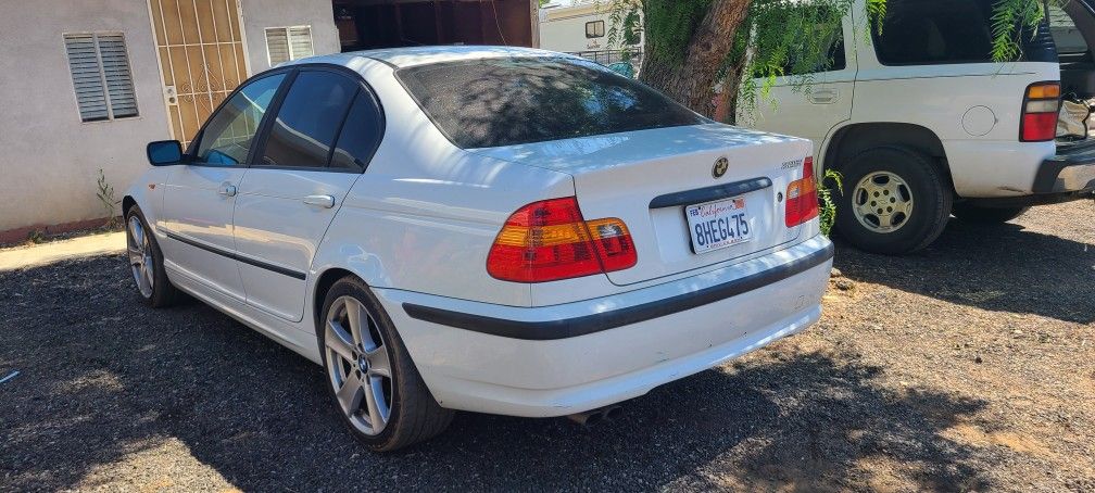 2004 BMW 325i