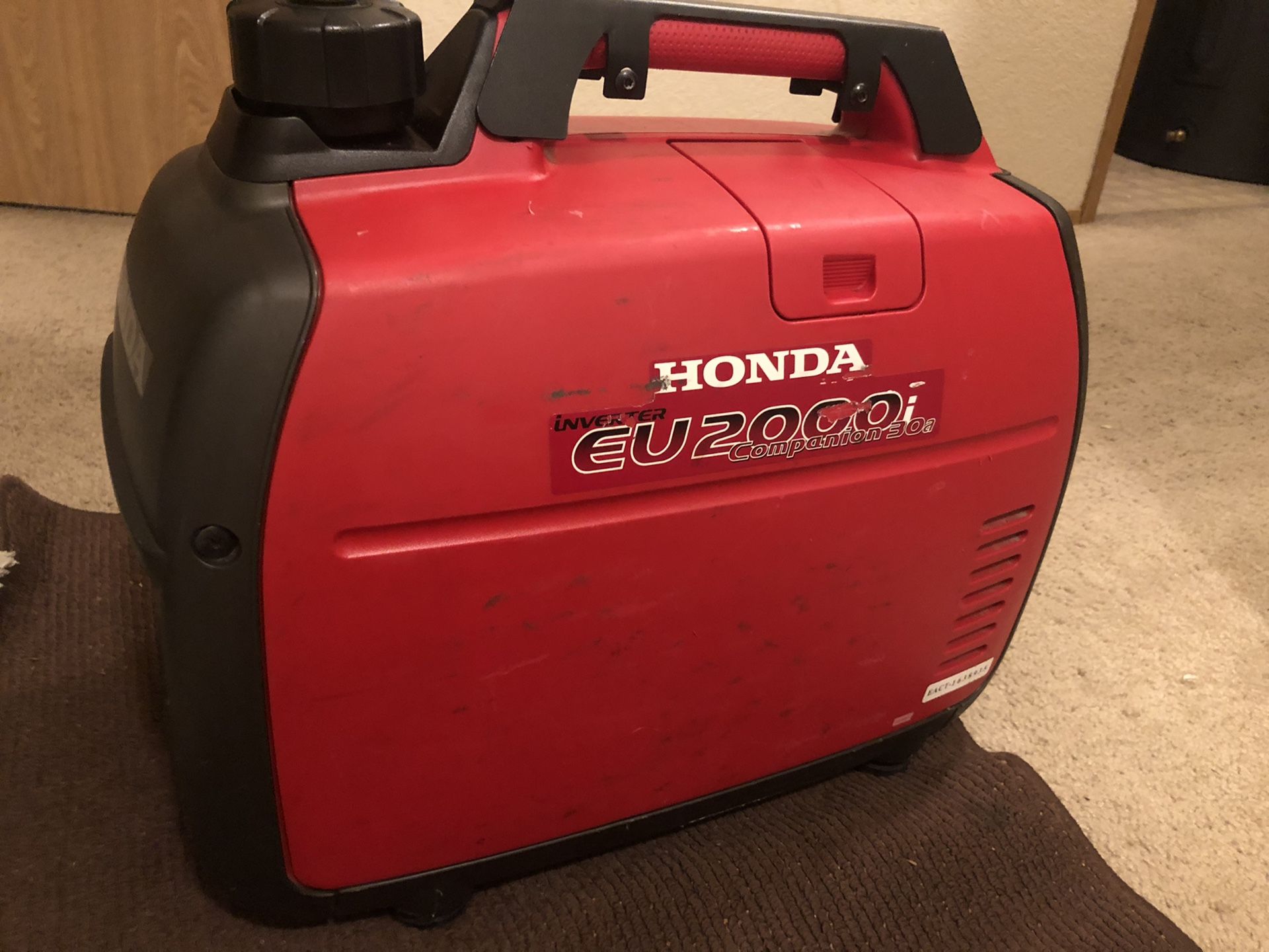 Honda EU2000i Companion 30A Quiet suitcase generator for Sale in