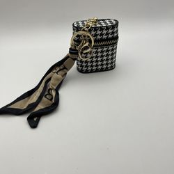 5397-OTT New Herringbone Pattern Silk Scarf Keychain Ear Bud Bag Zipper Close