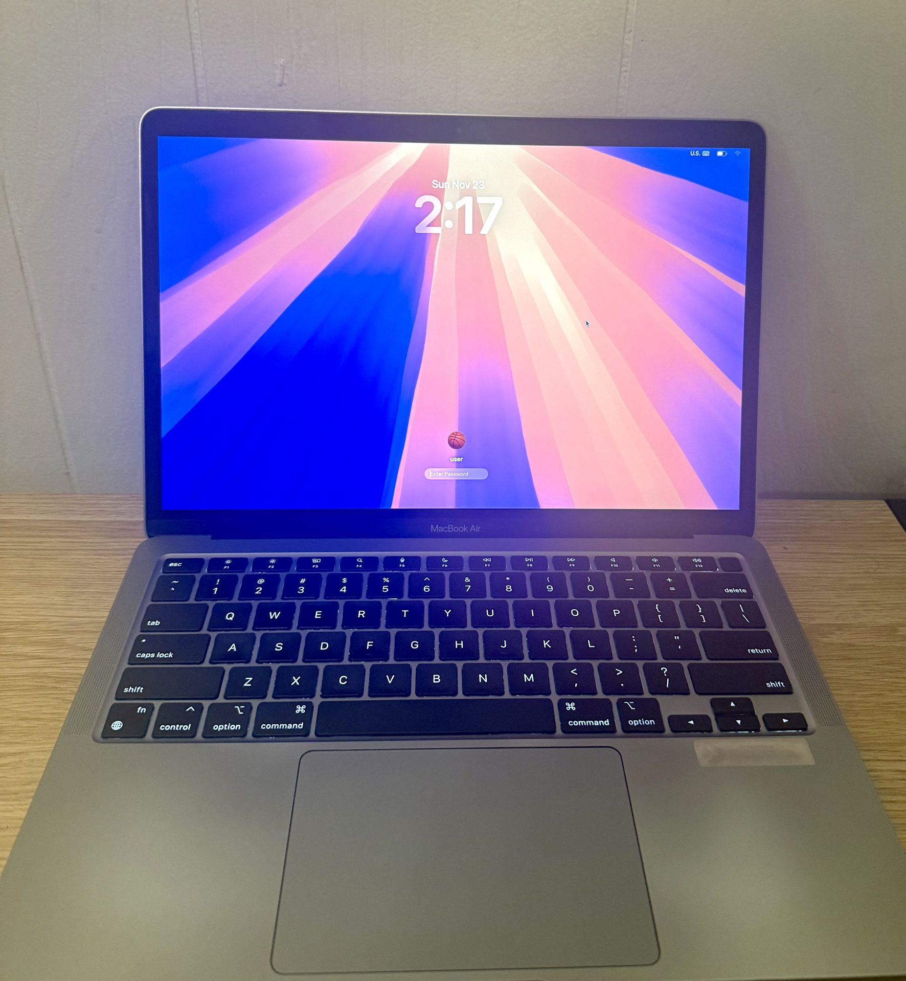 MacBook Air M1 (2020)  – Great as a gift 🎄