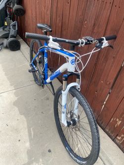Novaraponderosa 20 speed tires 26” disc brakes