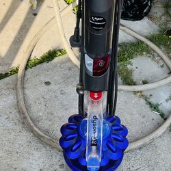 Dyson Vacuum 