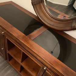 Beautiful Buffet/cabinet