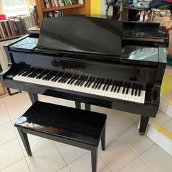 Baby Grand Piano 