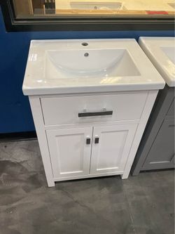 24” White Solid Wood Bathroom Vanity with Ceramic Top (V132)