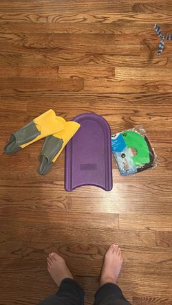 Swimming Training Equipment Bundle – Fins, Kickboard & Hand Paddles