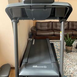 Schwinn 810 Treadmill – Like New, Foldable, 10 MPH Max - Mercer Island, WA