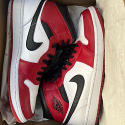 AJ1 Mid “Chicago”
